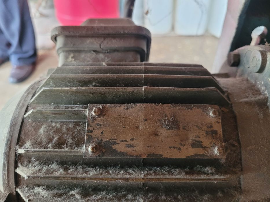 Продам швейную машинку 2 в1