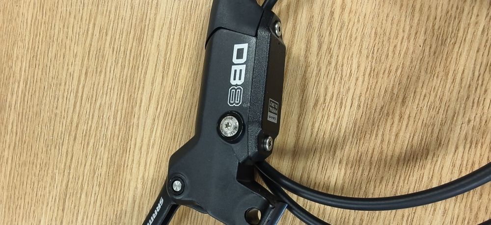 Нови комплект Хидравлични спирачки Sram DB8 - четирибутални (с минерално масло)