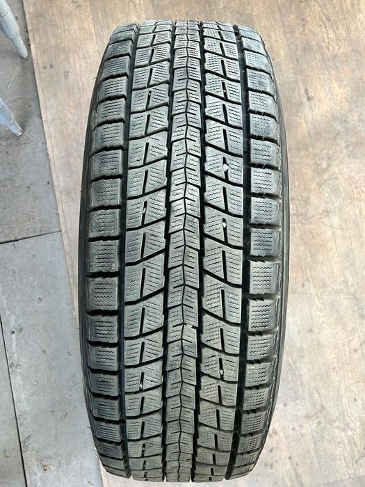 Шины зимние Dunlop winter max без дисков  продам