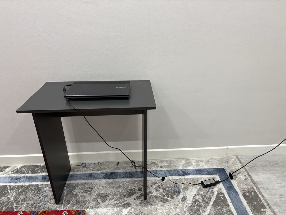 Стол компьютерный