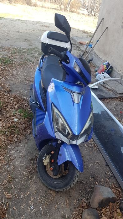 Продам срочно скутор м 10