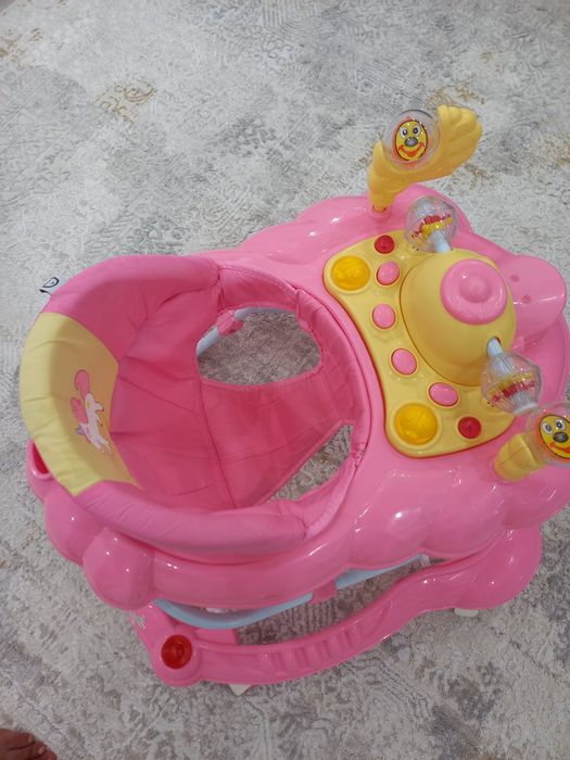 Ходунок babyton на девочку