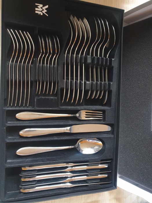 Комплект маркови прибори за хранене