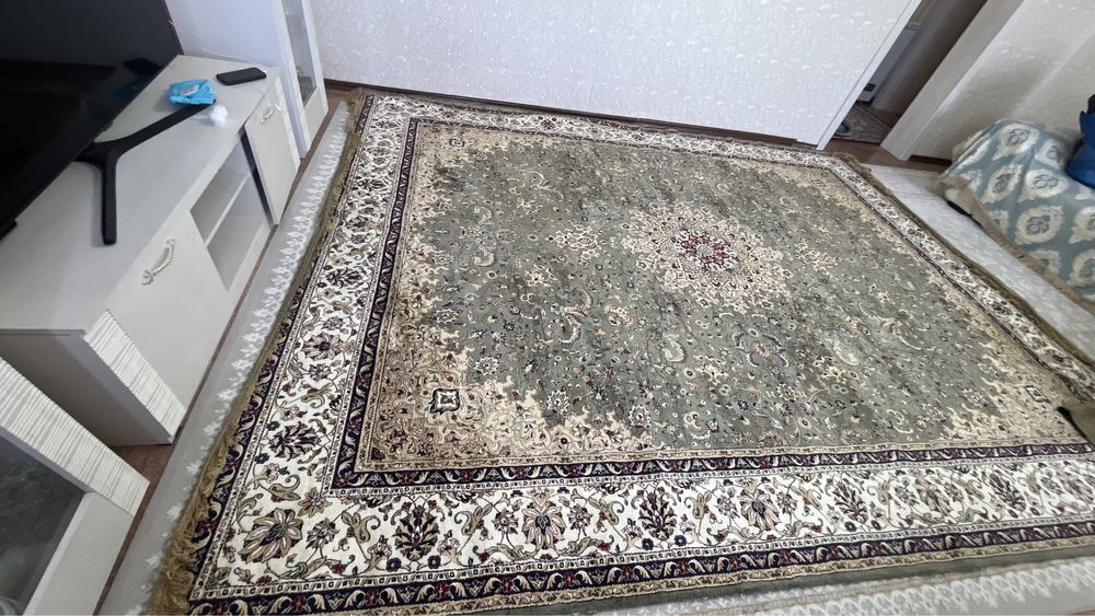 Продам шелковый дубайский ковер 3/4