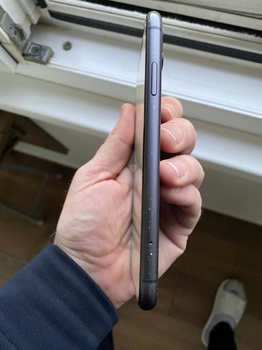 Iphone 11 128gb + 3 калъфа