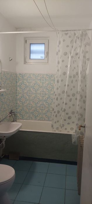 Apartament cu 3 camere de închiriat