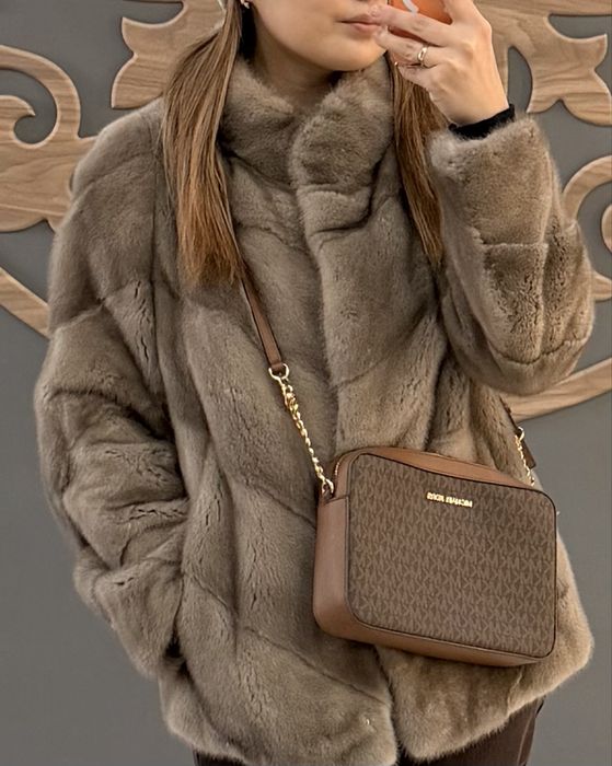 Продам норковую шубу.