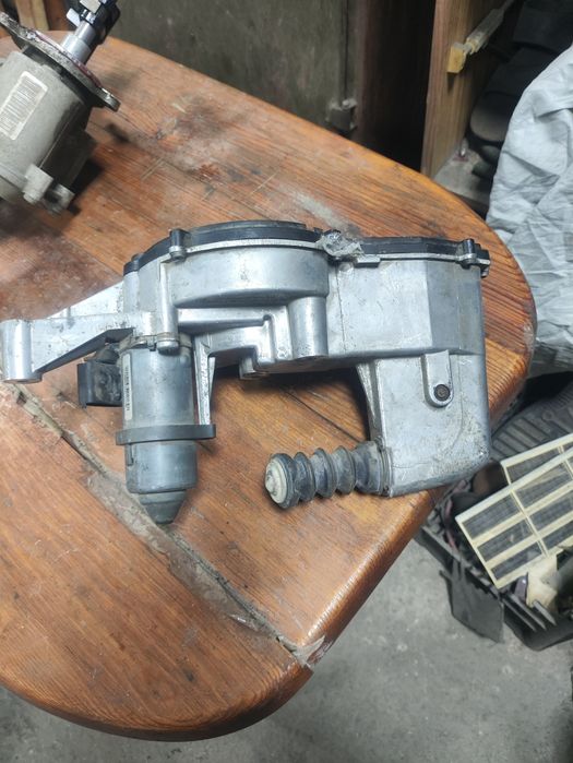 Продам комплект робот лада веста