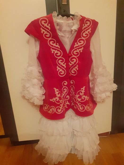 Нацыональный платье, ұлттық көйлек.