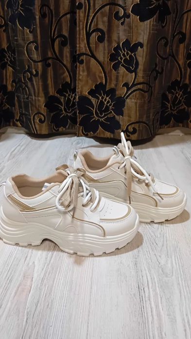 Продавам маратонки