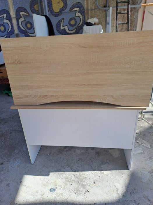 Копютерный -Парта стол сотилади, состоянияси зур