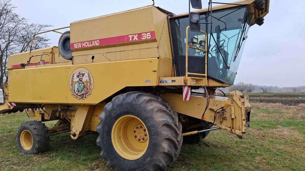 Combina New Holland TX 36