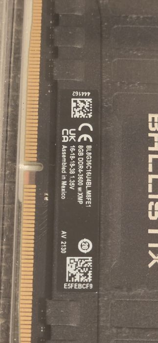 Memorie Ram Crucial 8GB Ddr4 3600 cl16 RGB