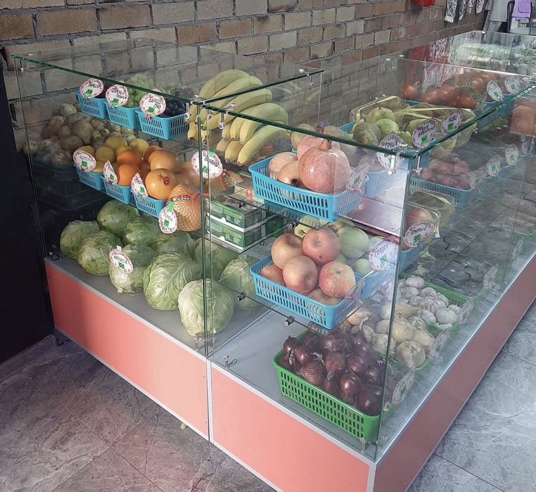 Витрина стеклянная