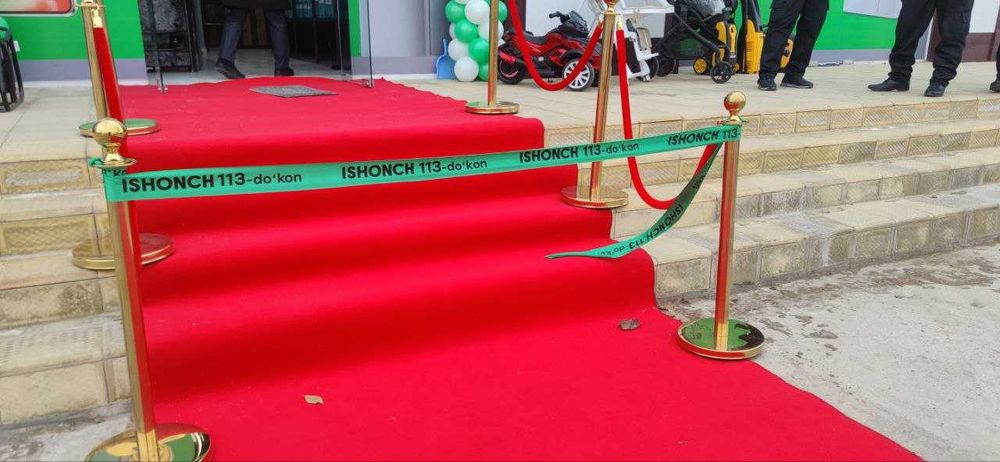 Стойки ограждения,президентские стойки, стойки ограничения с канатом.