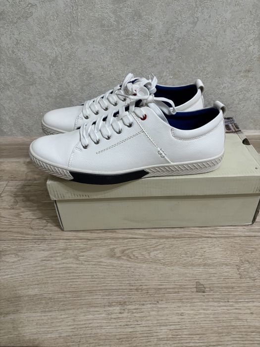 Мужские обуви 42 размер.