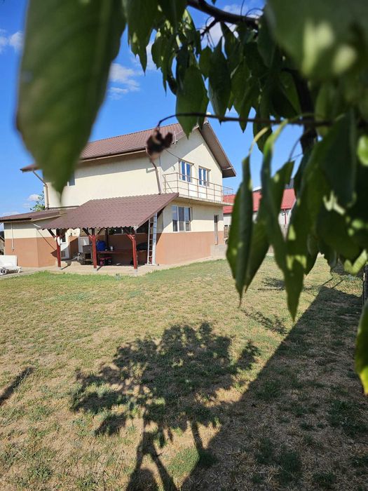 Vand casa complet mobilata