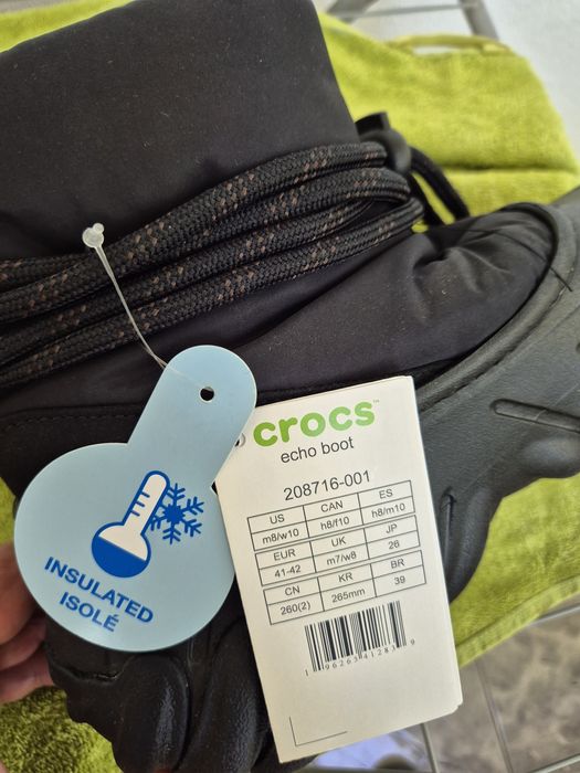 Vând ghetuțe Crocs noi