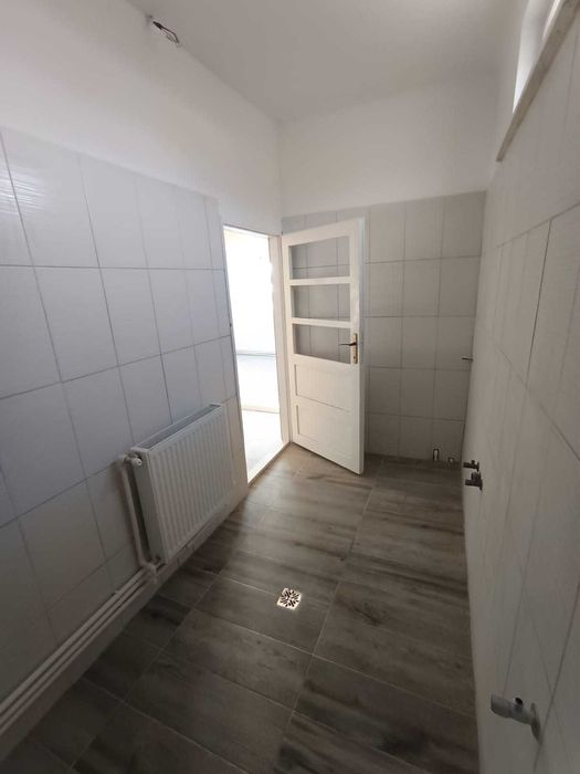 Vand teren si casa comuna Vidra