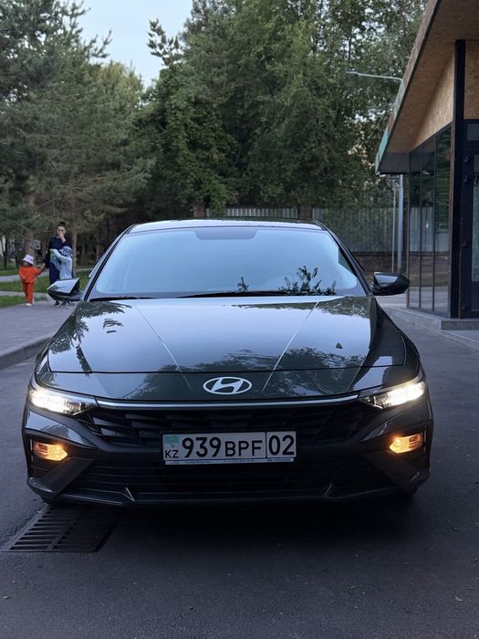 Hyundai Elantra 2025