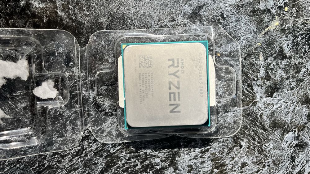 Продам процессор Ryzen 5 2600