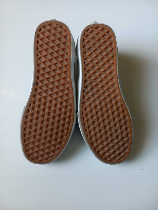 Vans of the wall оригинални кецове