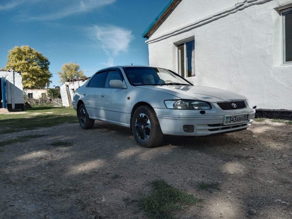 Продам Тойоту камри 20