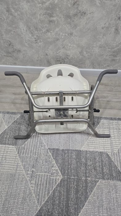 Стульчик для ванной крутящийся