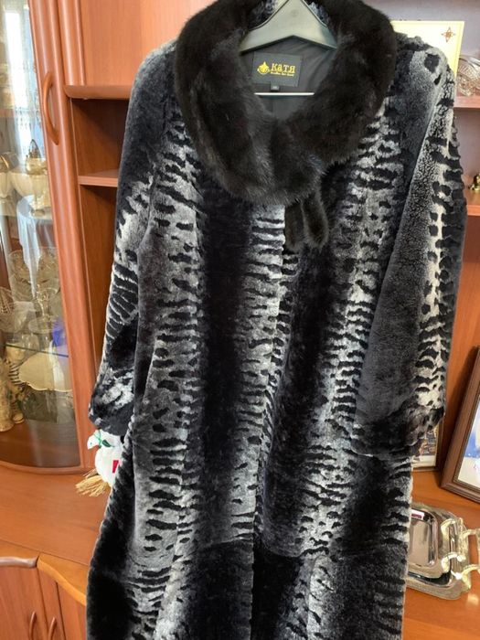 Срочно продаю Шубу Мутон