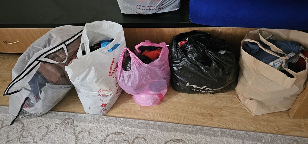 Отдам даром одежду