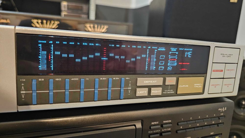 Egalizator Akai EA-A7 silver, cap de serie, partial defect. Video!