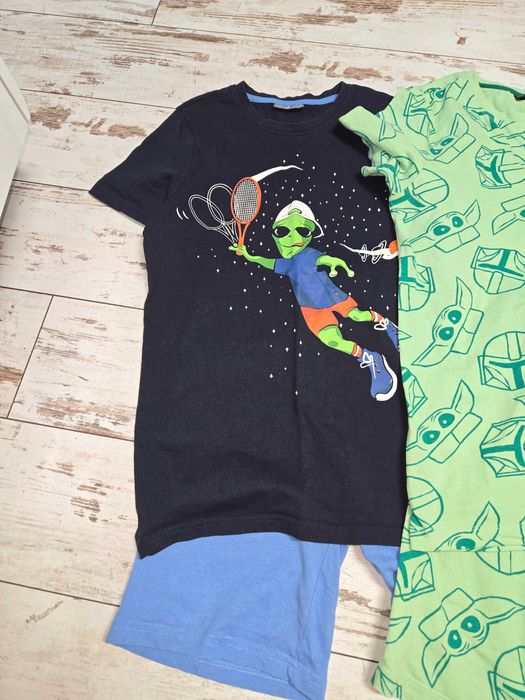 Три пижами  за 10 евро , за момче 146-152см.