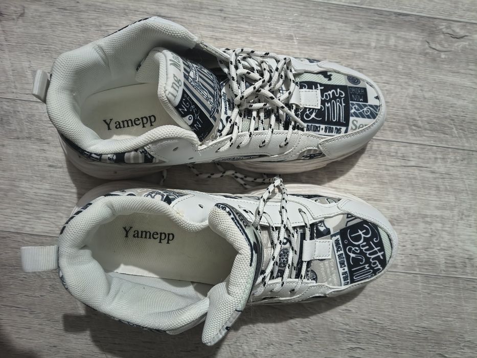 Продам кроссовки
