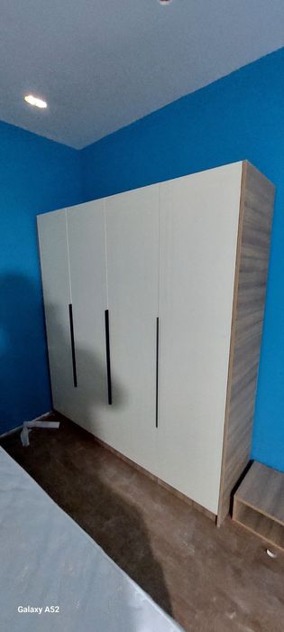 Eshik, pluntis, ofshivka, zinalarga perila o‘rnatamiz. Yog‘och ishlari