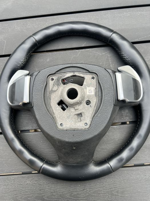 Bmw F10 спортен волан с пера и въбрация