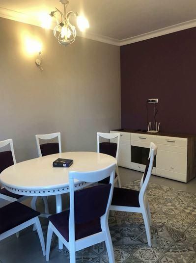 Дава се под наем Двустаен апартамент в Бургас, Център - 51 кв.м за 408 € - Снимка #1