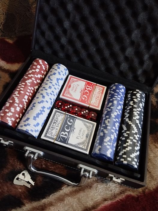 Продам покер настольный