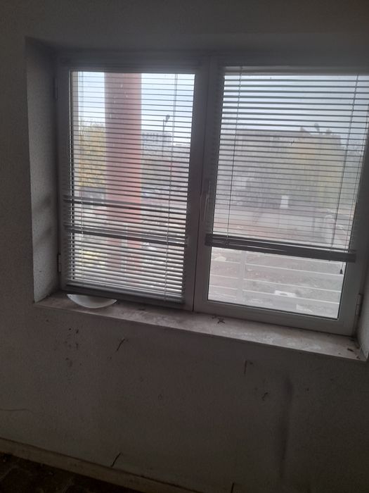 Vând ferestre și  panouri  termopan închidere balcon