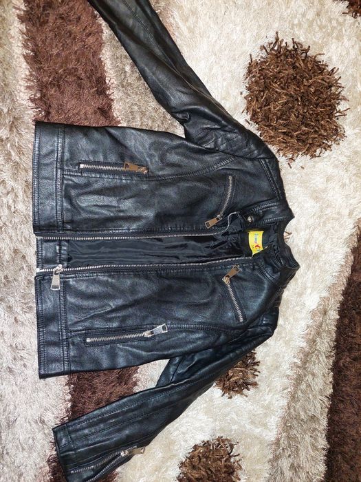 Vând geaca copii piele