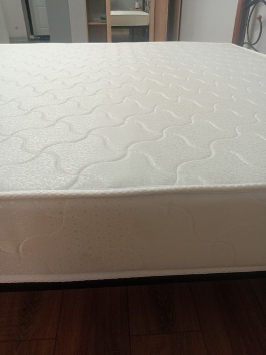 Матрас новый продаю.