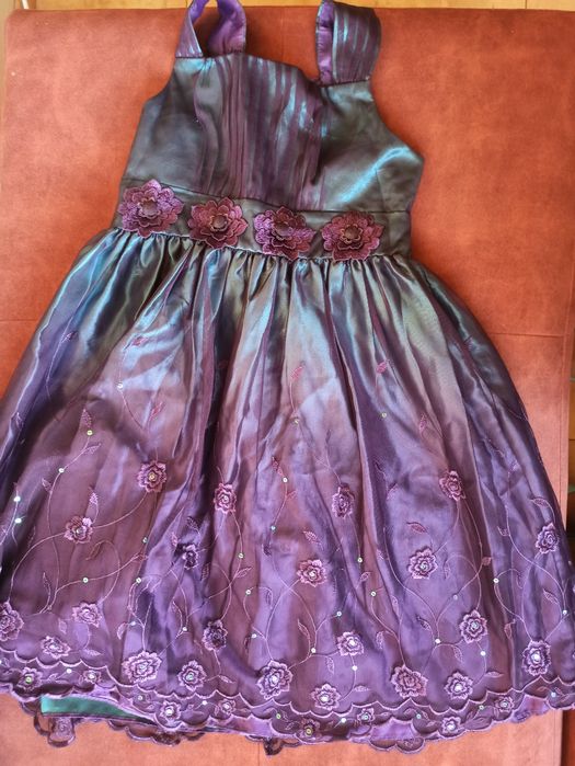 Сатенени роклички