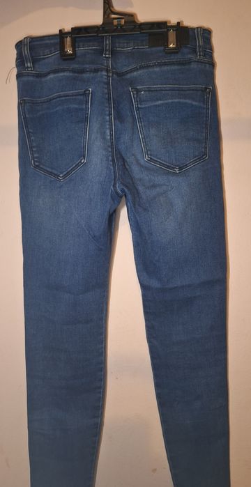 Дълги сини дънки