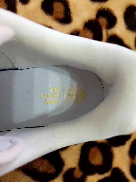 Adidas. NY. 90 J