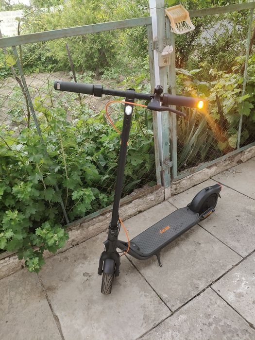 Электросамокат Ninebot KickScooter F2 Plus
