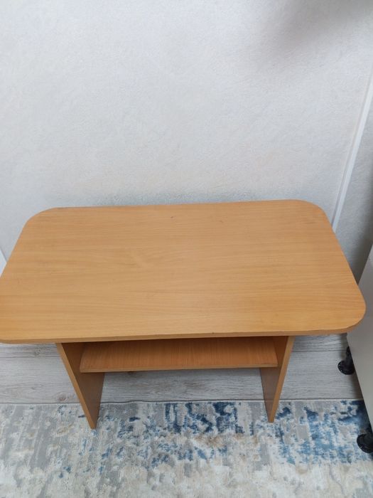 Продам низкий стол