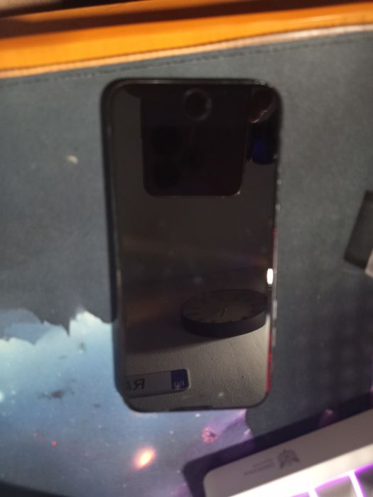 Vând iPhone 7 black