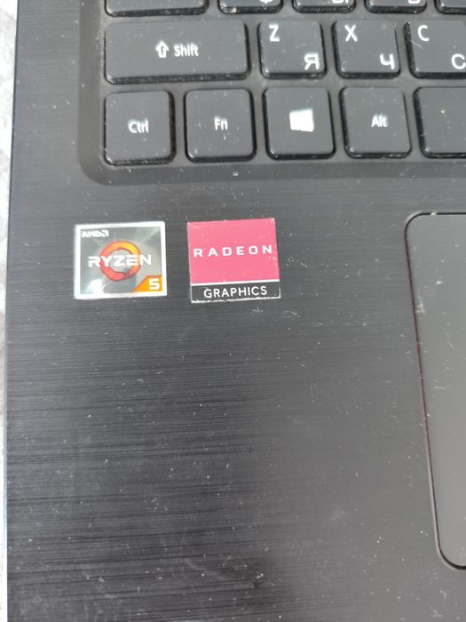 Продам  ноутбук Acer Ryzen 5 сумка мышка
