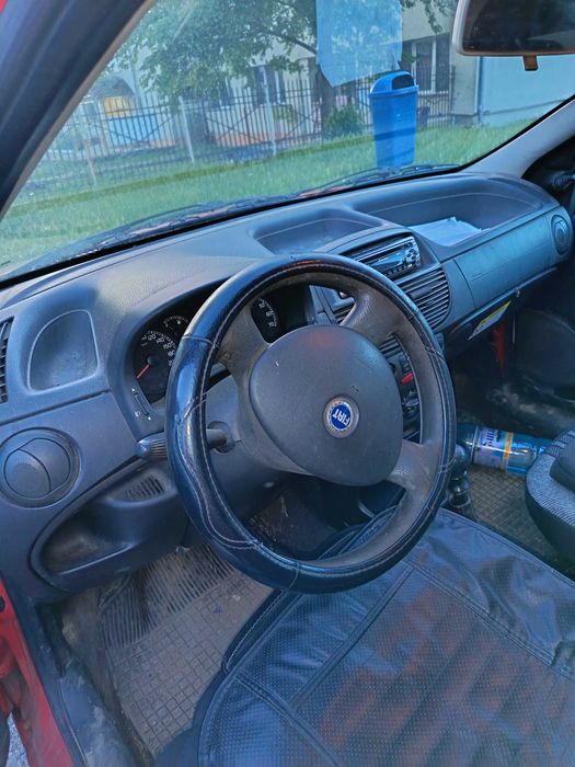 Masina Fiat Punto