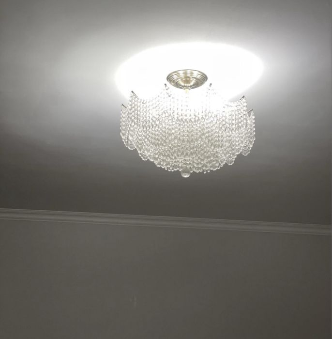 Продам люстру для зала