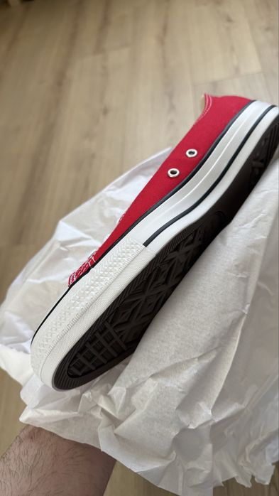 Продавам чисто нови кецове Converse All Star